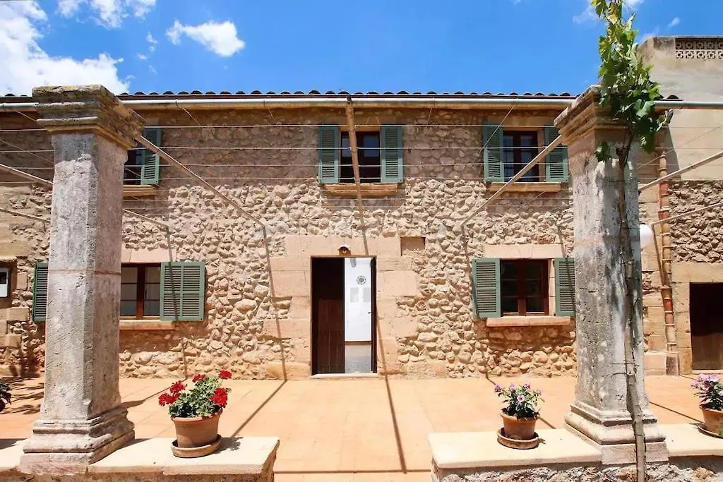 Lovely Mallorquin Farmhouse In Pollensa By Renthousing