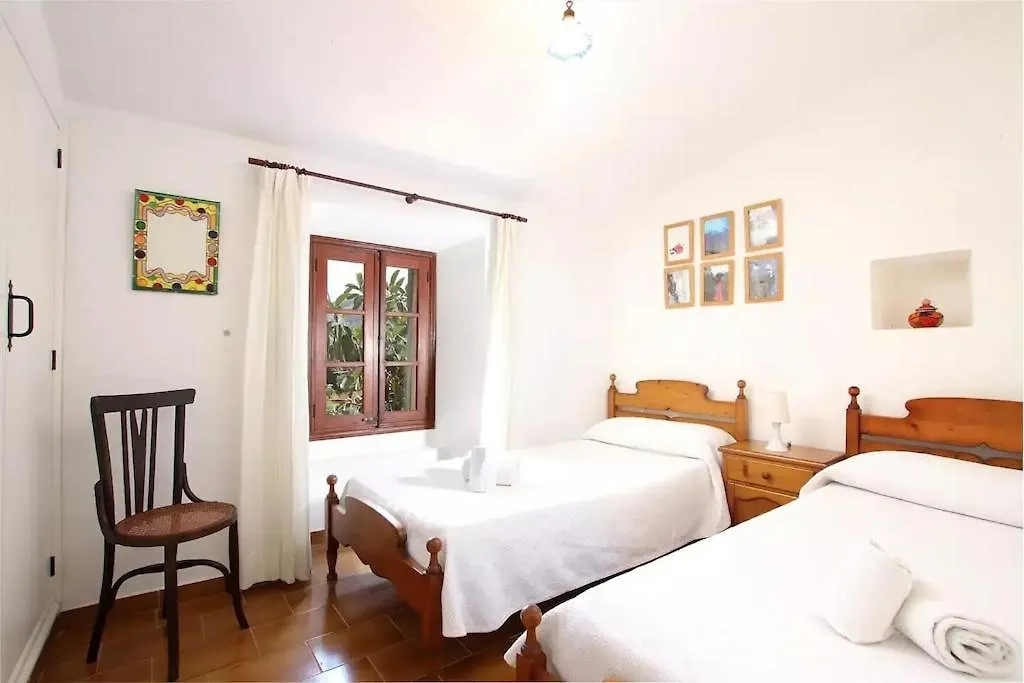 Villa Lovely Mallorquin Farmhouse In Pollensa By Renthousing